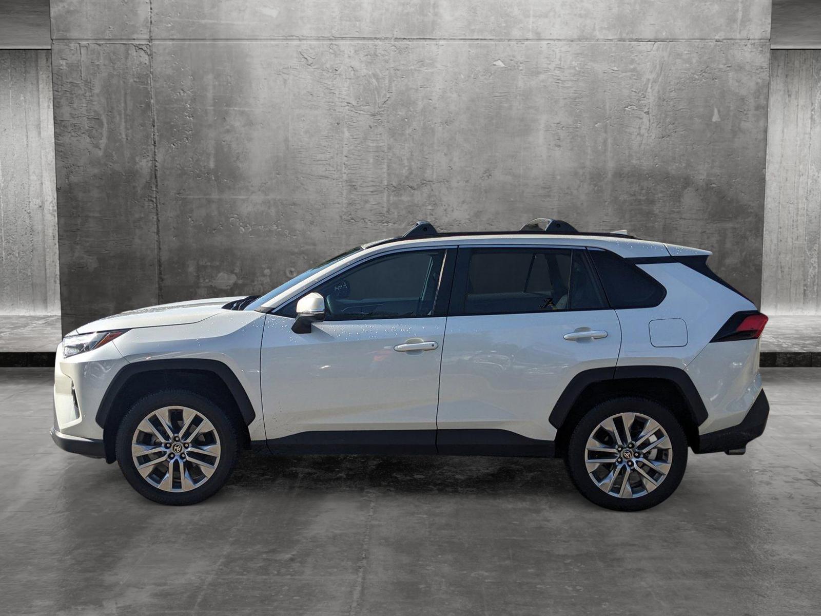 2022 Toyota RAV4 Vehicle Photo in GREENACRES, FL 33463-3207