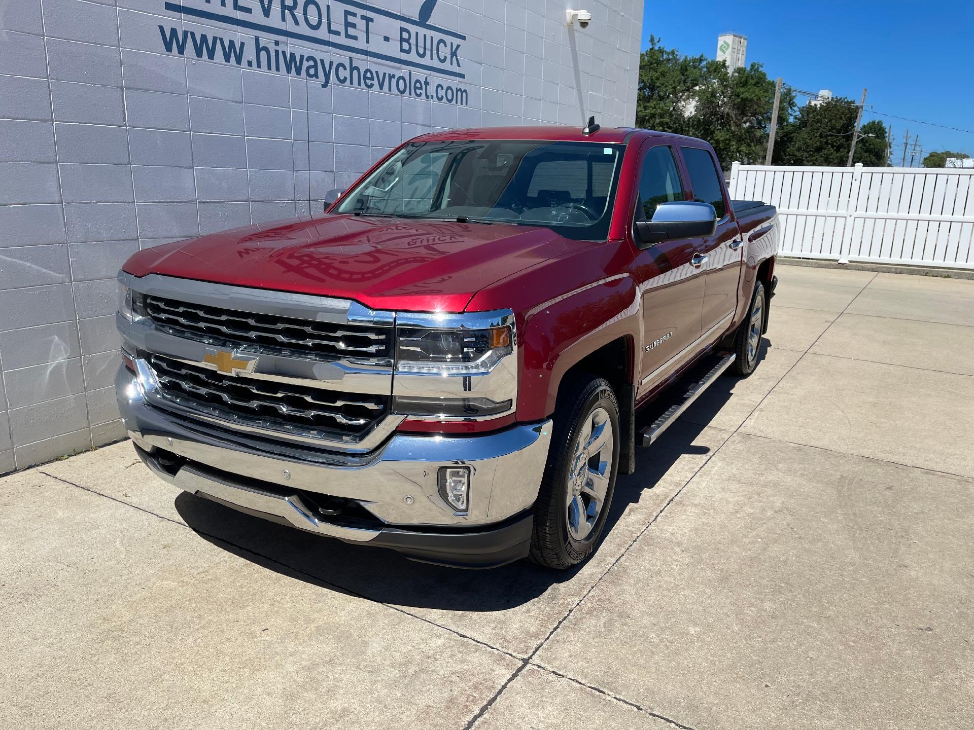 Used 2018 Chevrolet Silverado 1500 LTZ with VIN 3GCUKSEC8JG341539 for sale in Rock Valley, IA