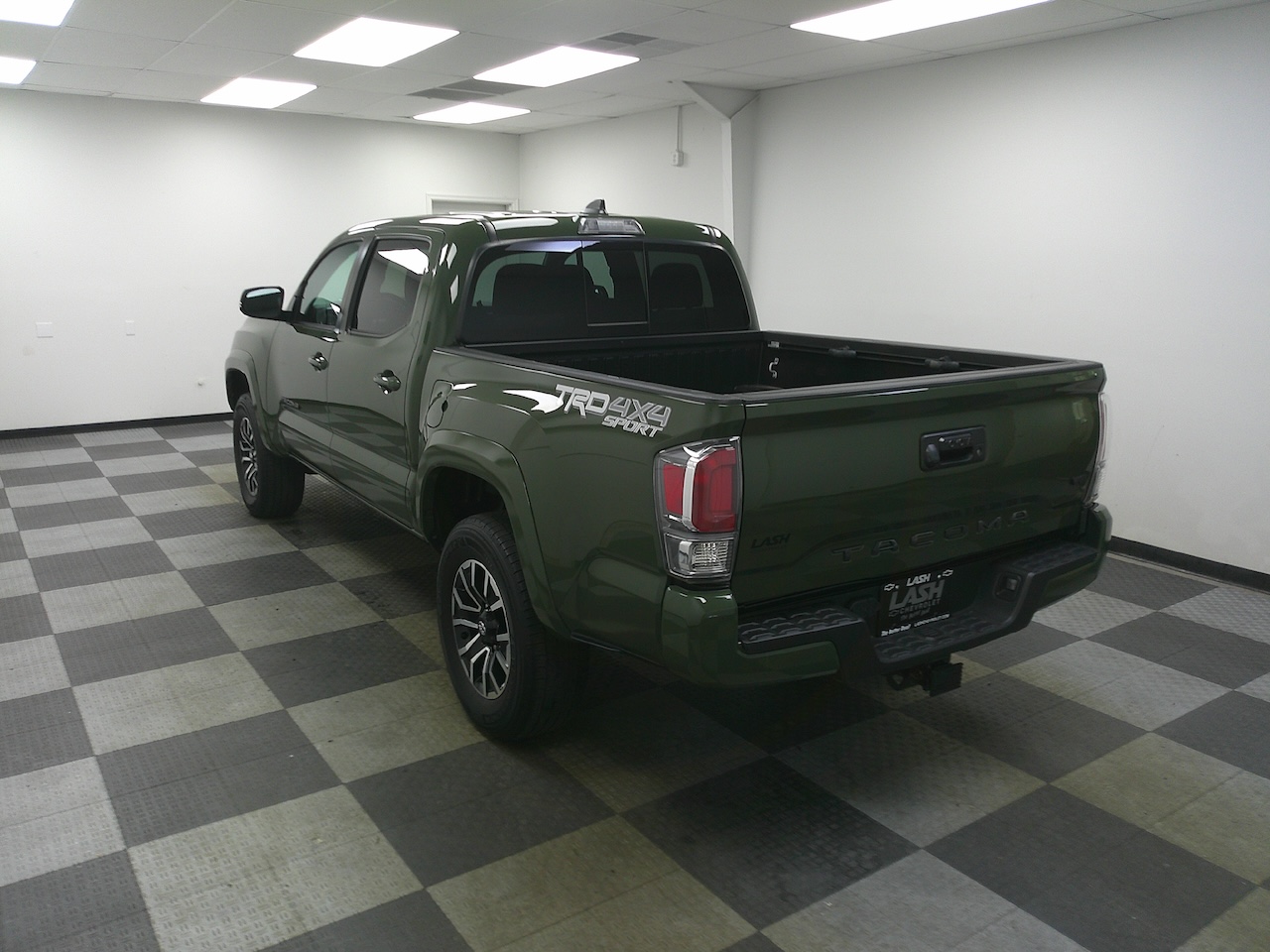 Used 2021 Toyota Tacoma TRD Sport with VIN 3TMCZ5AN1MM417365 for sale in Johnstown, OH