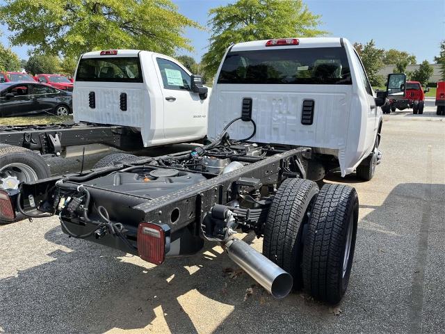 2024 Chevrolet Silverado 3500 HD CC Vehicle Photo in ALCOA, TN 37701-3235