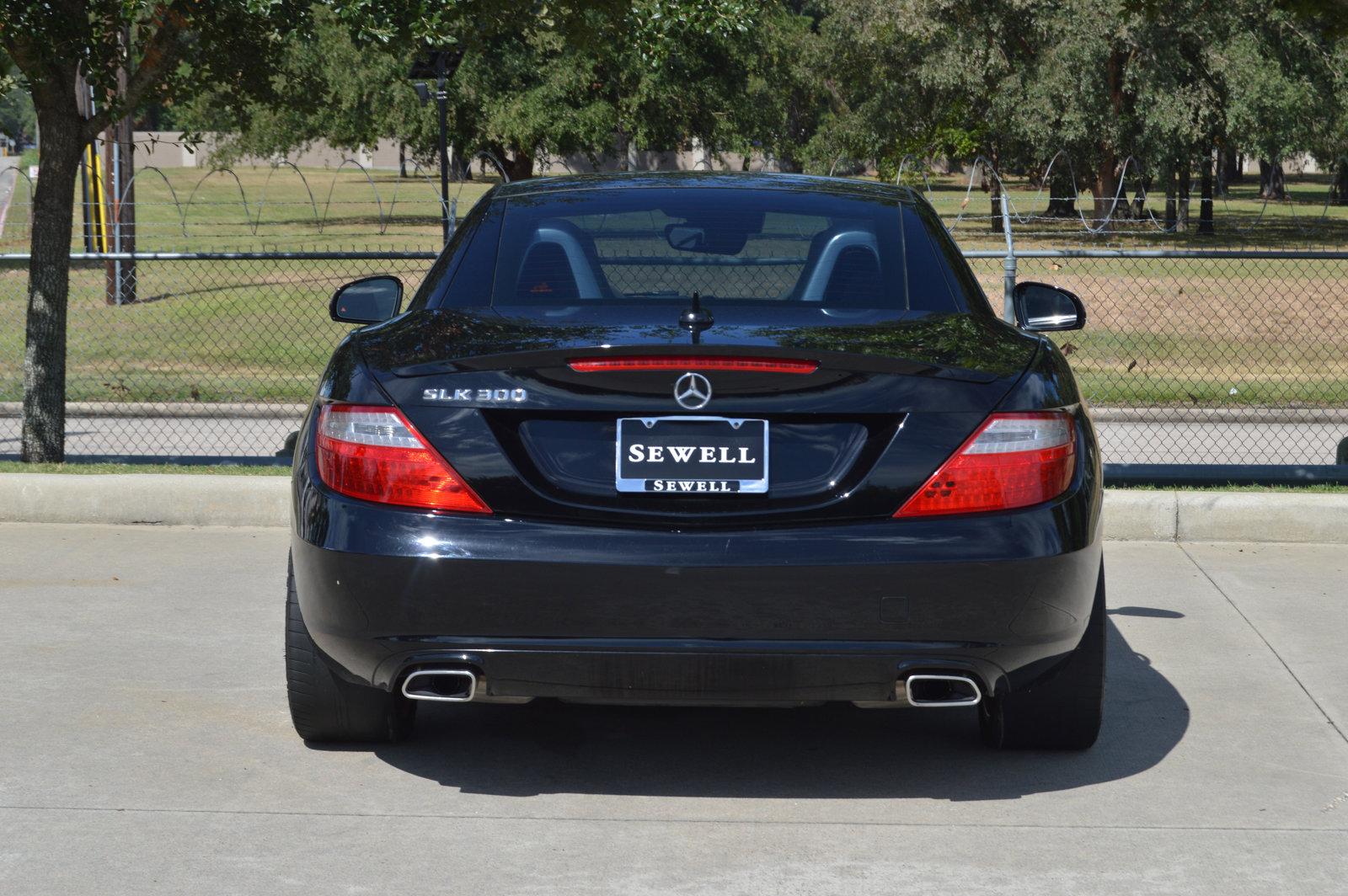 2016 Mercedes-Benz SLK Vehicle Photo in Houston, TX 77090