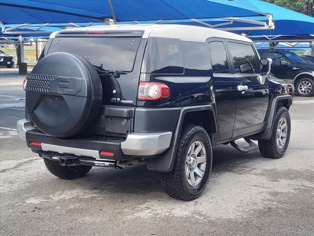 2014 Toyota FJ Cruiser Vehicle Photo in Denton, TX 76205