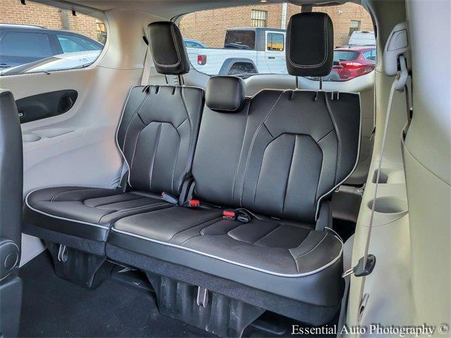 2023 Chrysler Pacifica Vehicle Photo in Plainfield, IL 60586