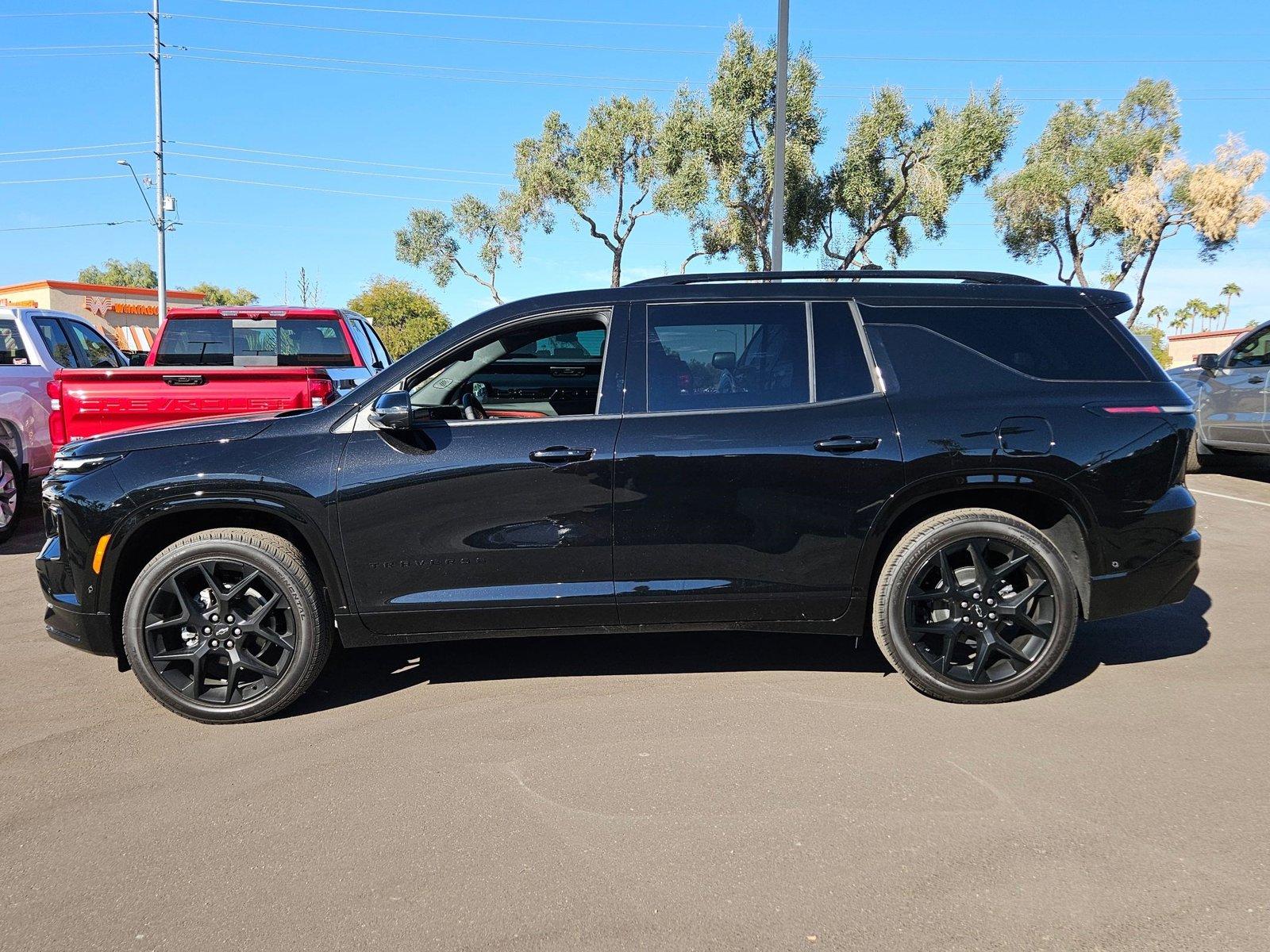 2024 Chevrolet Traverse Vehicle Photo in PEORIA, AZ 85382-3715