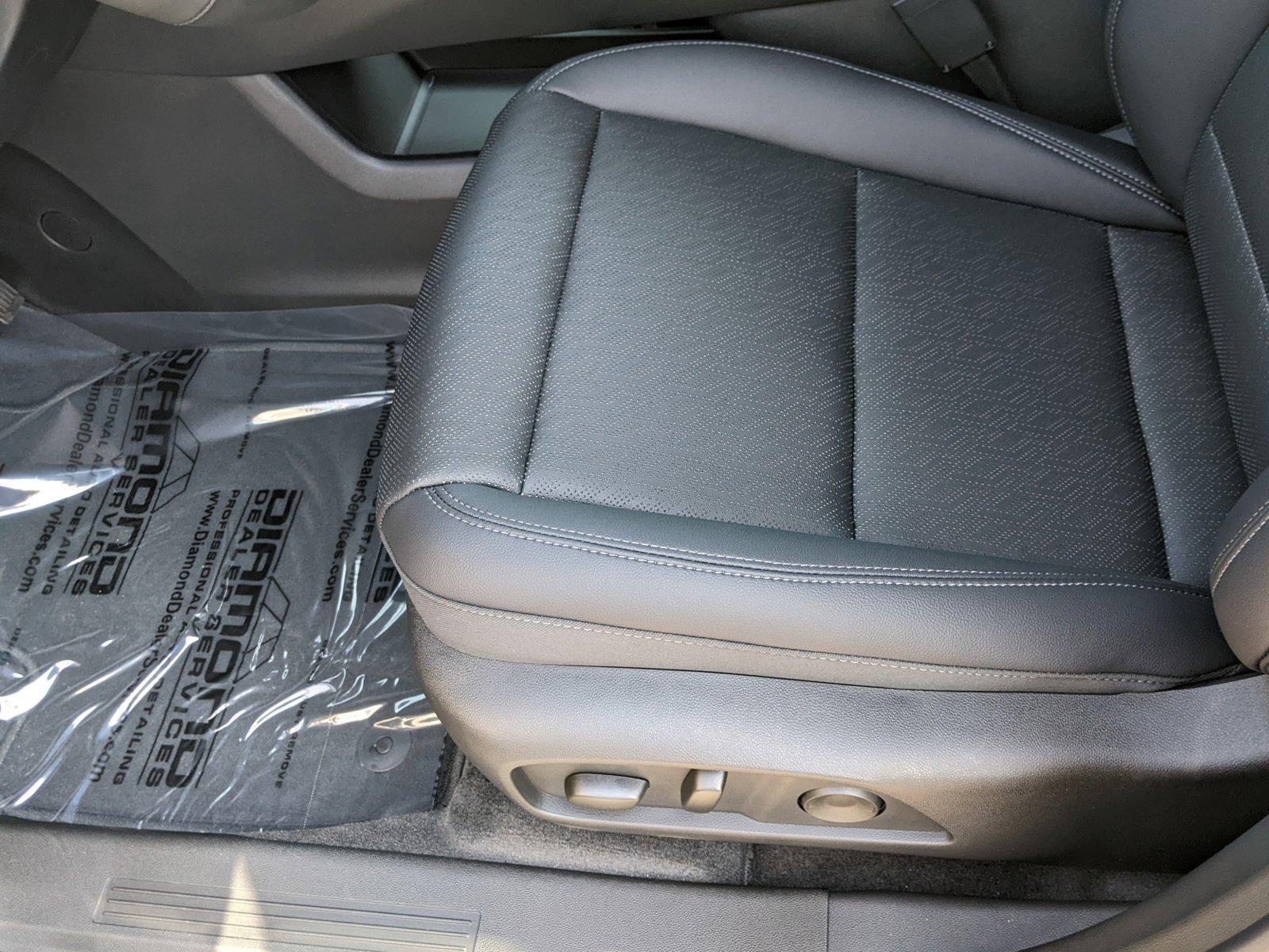 2025 Chevrolet Equinox Vehicle Photo in TIMONIUM, MD 21093-2300