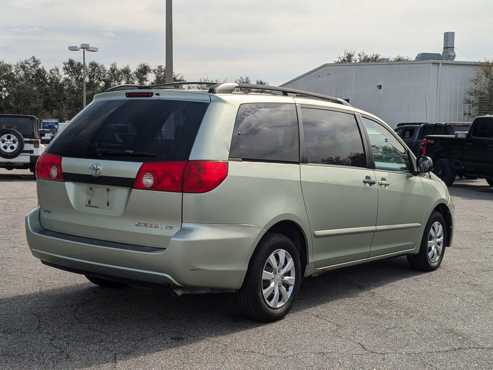 2006 Toyota Sienna Vehicle Photo in St. Petersburg, FL 33713