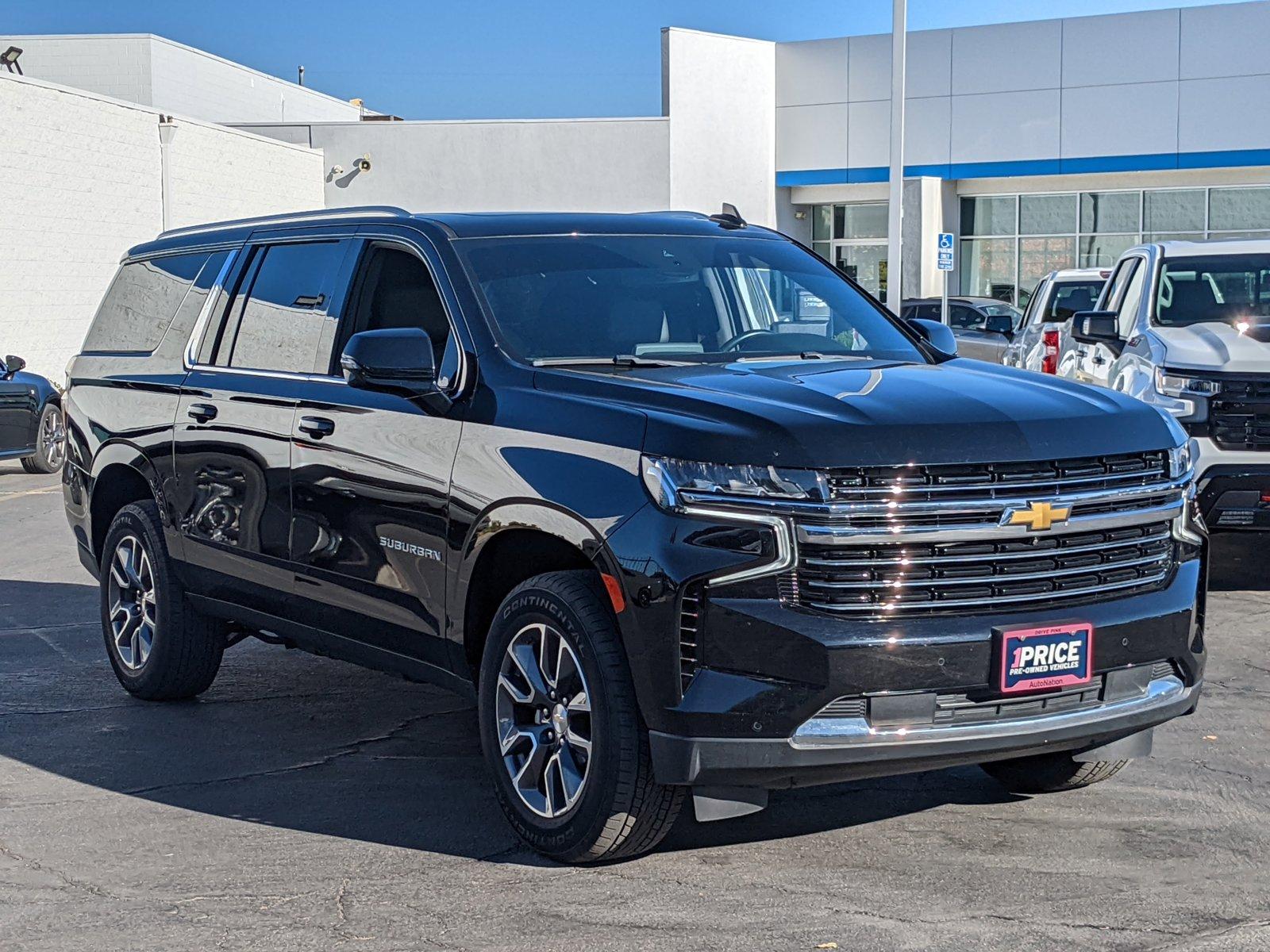 2023 Chevrolet Suburban Vehicle Photo in VALENCIA, CA 91355-1705