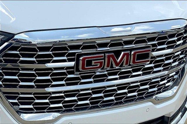 2023 GMC Terrain Vehicle Photo in TOPEKA, KS 66609-0000