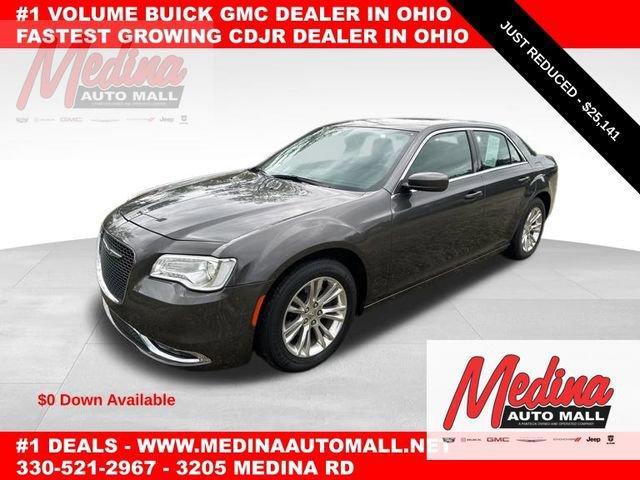 2020 Chrysler 300 Vehicle Photo in MEDINA, OH 44256-9631