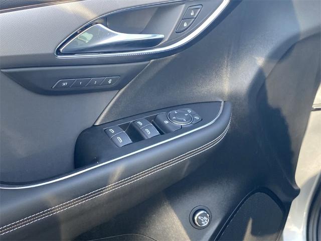 2024 Buick Envision Vehicle Photo in GOODYEAR, AZ 85338-1310