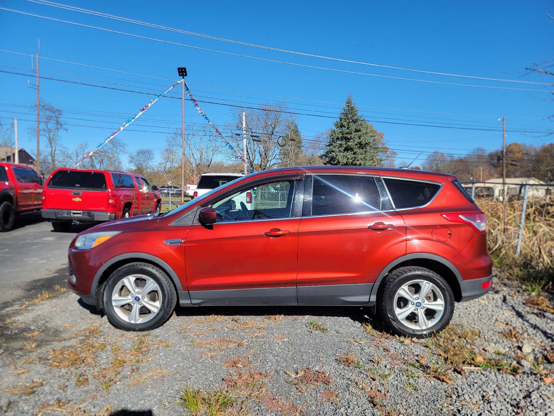 Used 2014 Ford Escape SE with VIN 1FMCU9GX8EUE22778 for sale in Kingwood, WV