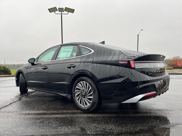 2025 Hyundai SONATA Hybrid Vehicle Photo in O'Fallon, IL 62269