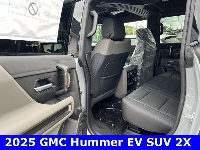 2025 GMC HUMMER EV SUV Vehicle Photo in CHICOPEE, MA 01020-5001