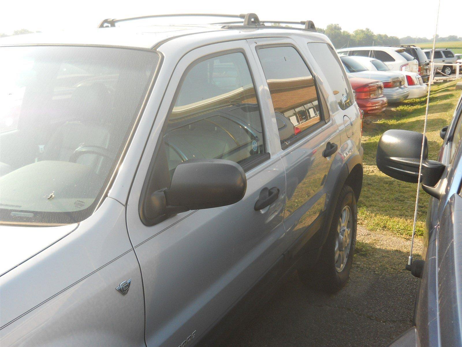 Used 2002 Ford Escape XLT Choice with VIN 1FMYU04182KD52630 for sale in Delavan, IL