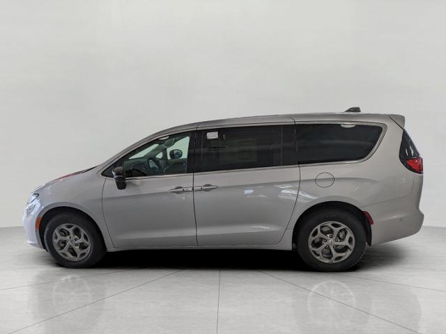 2024 Chrysler Pacifica Vehicle Photo in Oshkosh, WI 54901