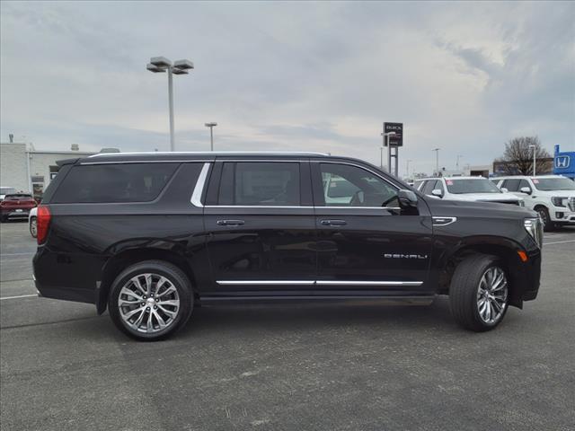 Used 2022 GMC Yukon XL Denali with VIN 1GKS2JKL7NR361409 for sale in Bourbonnais, IL