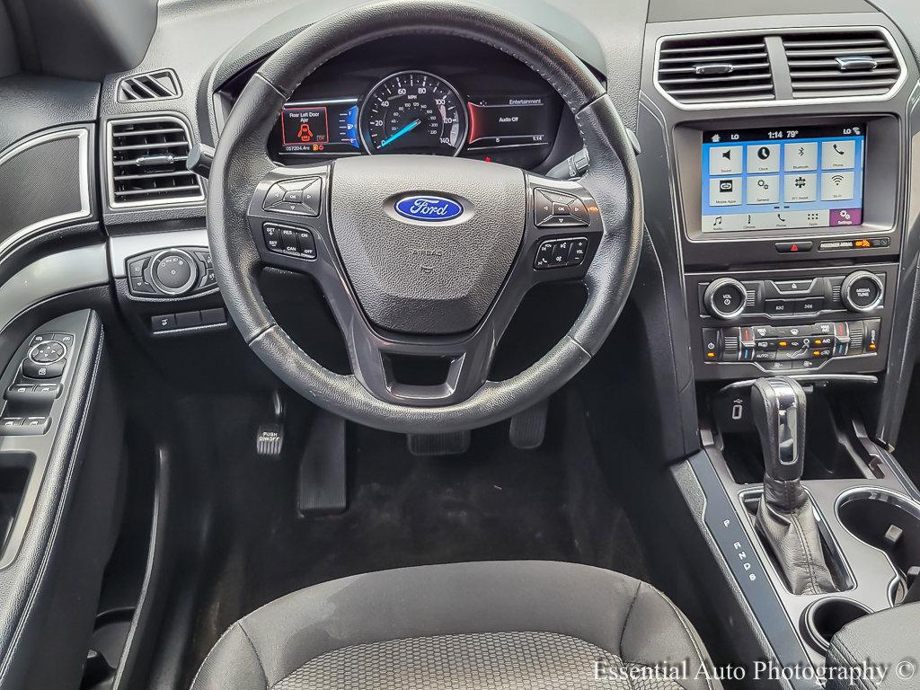 2017 Ford Explorer Vehicle Photo in Saint Charles, IL 60174