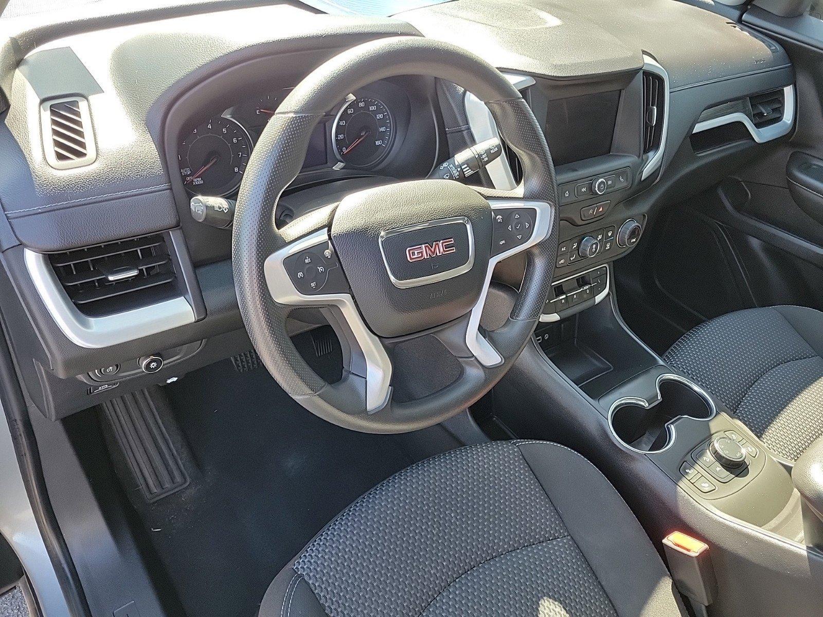 2023 GMC Terrain Vehicle Photo in Saint Charles, IL 60174