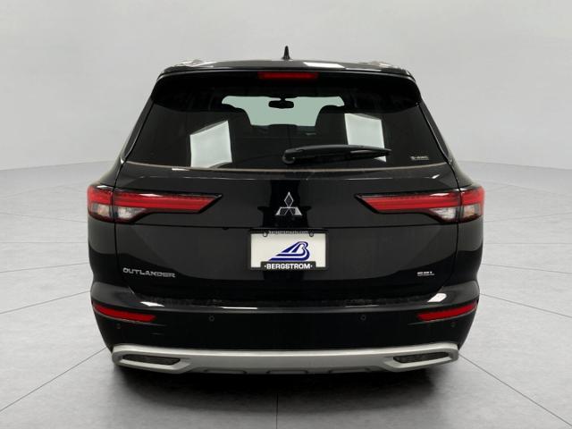 2024 Mitsubishi Outlander Vehicle Photo in Appleton, WI 54913