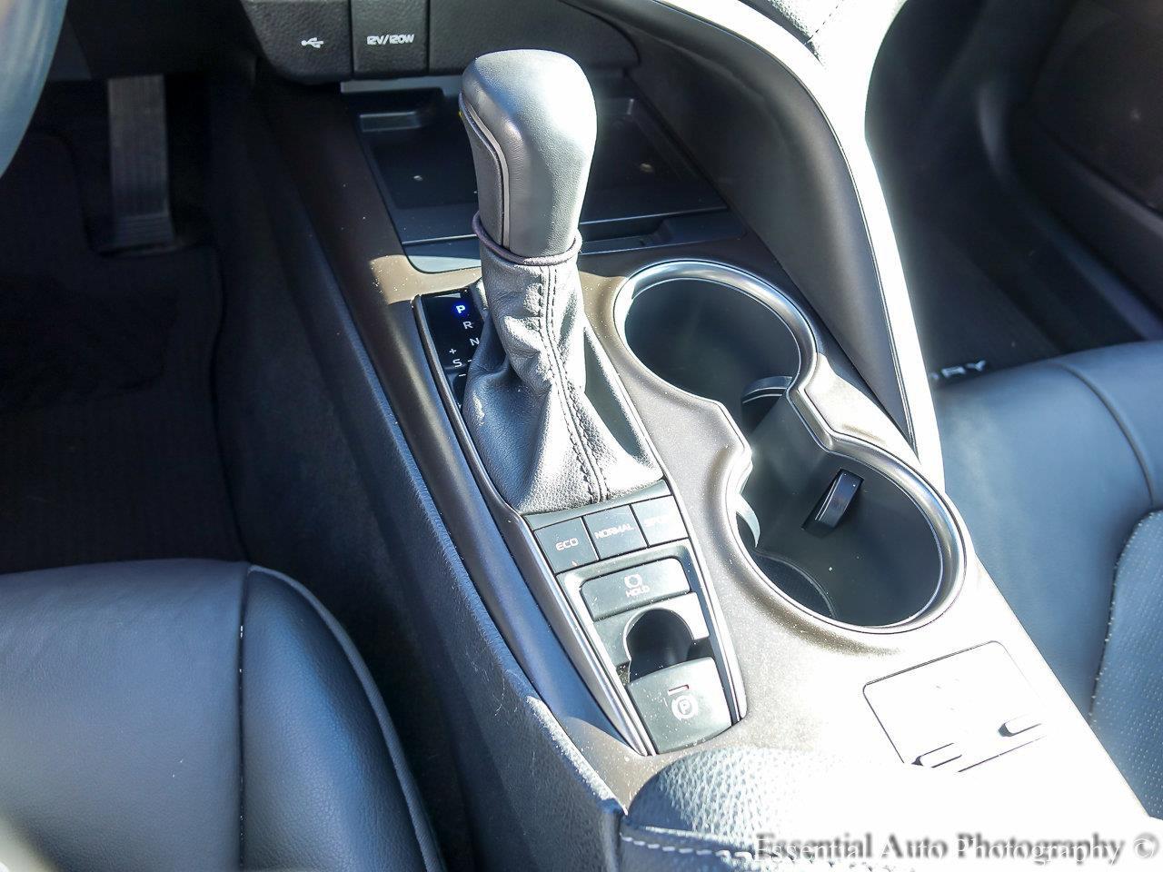 2022 Toyota Camry Vehicle Photo in Saint Charles, IL 60174