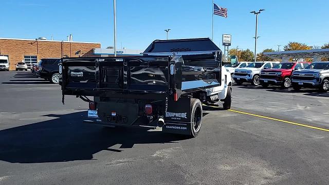 2024 Chevrolet Silverado Chassis Cab Vehicle Photo in JOLIET, IL 60435-8135