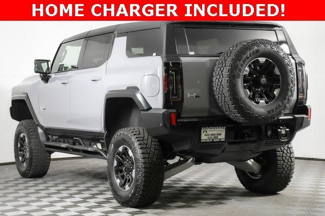 2024 GMC HUMMER EV SUV Vehicle Photo in PUYALLUP, WA 98371-4149