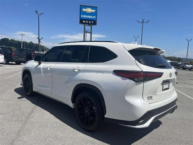 2021 Toyota Highlander Vehicle Photo in ALCOA, TN 37701-3235