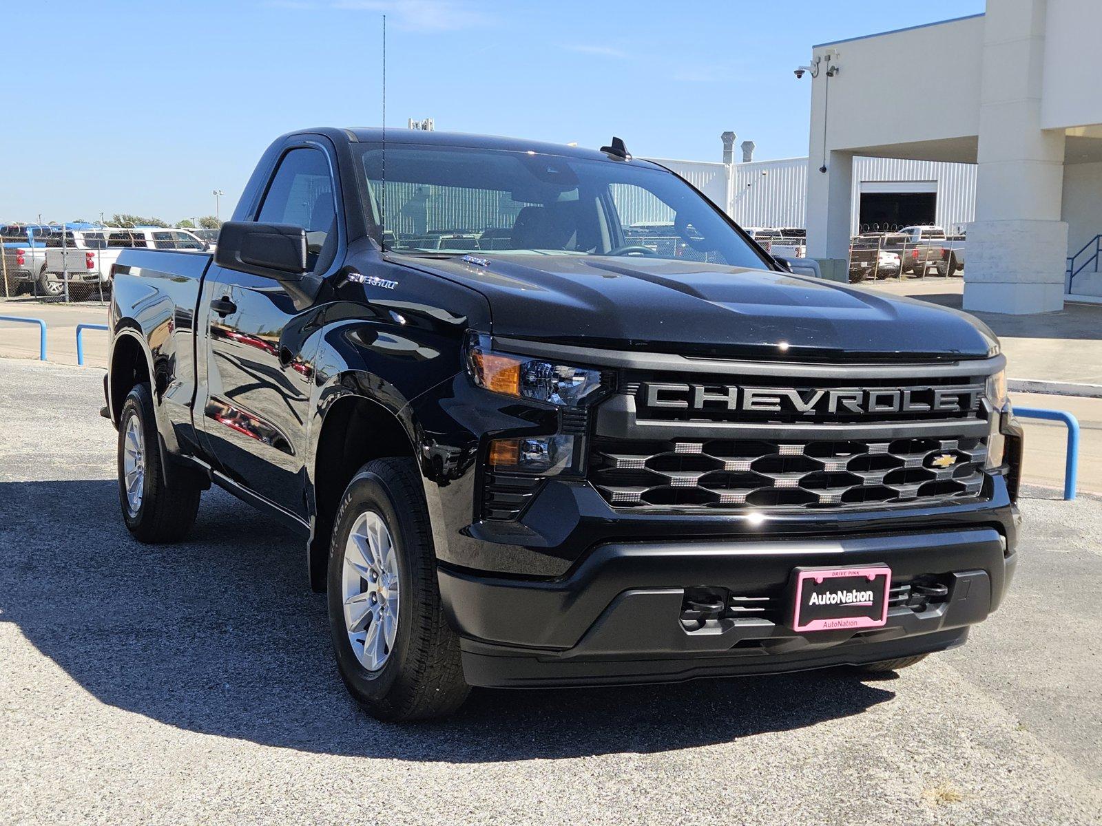 2025 Chevrolet Silverado 1500 Vehicle Photo in NORTH RICHLAND HILLS, TX 76180-7199