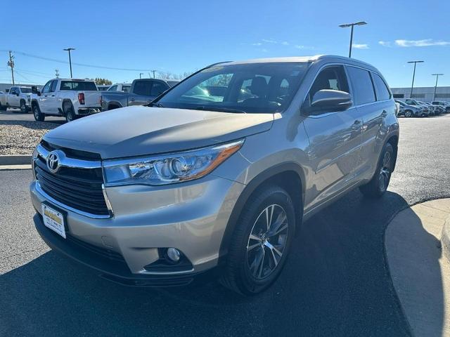 2016 Toyota Highlander Vehicle Photo in COLUMBIA, MO 65203-3903