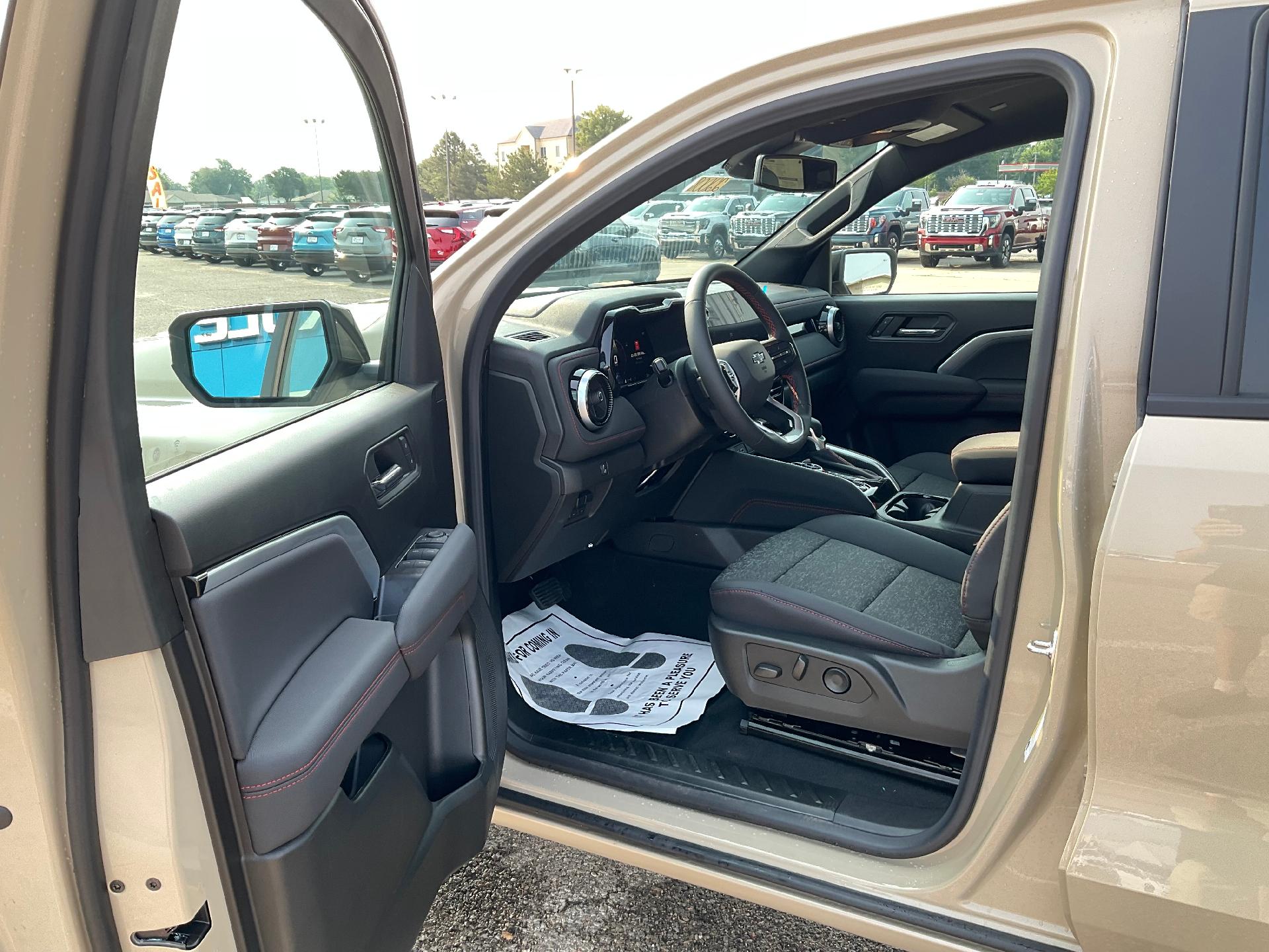 2024 Chevrolet Colorado Vehicle Photo in PONCA CITY, OK 74601-1036