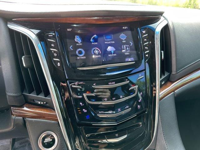 2017 Cadillac Escalade Vehicle Photo in MEDINA, OH 44256-9631