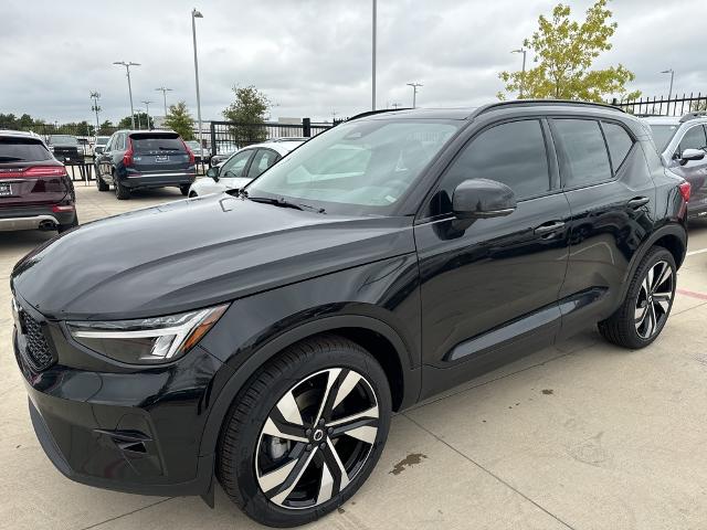 2025 Volvo XC40 Vehicle Photo in Grapevine, TX 76051