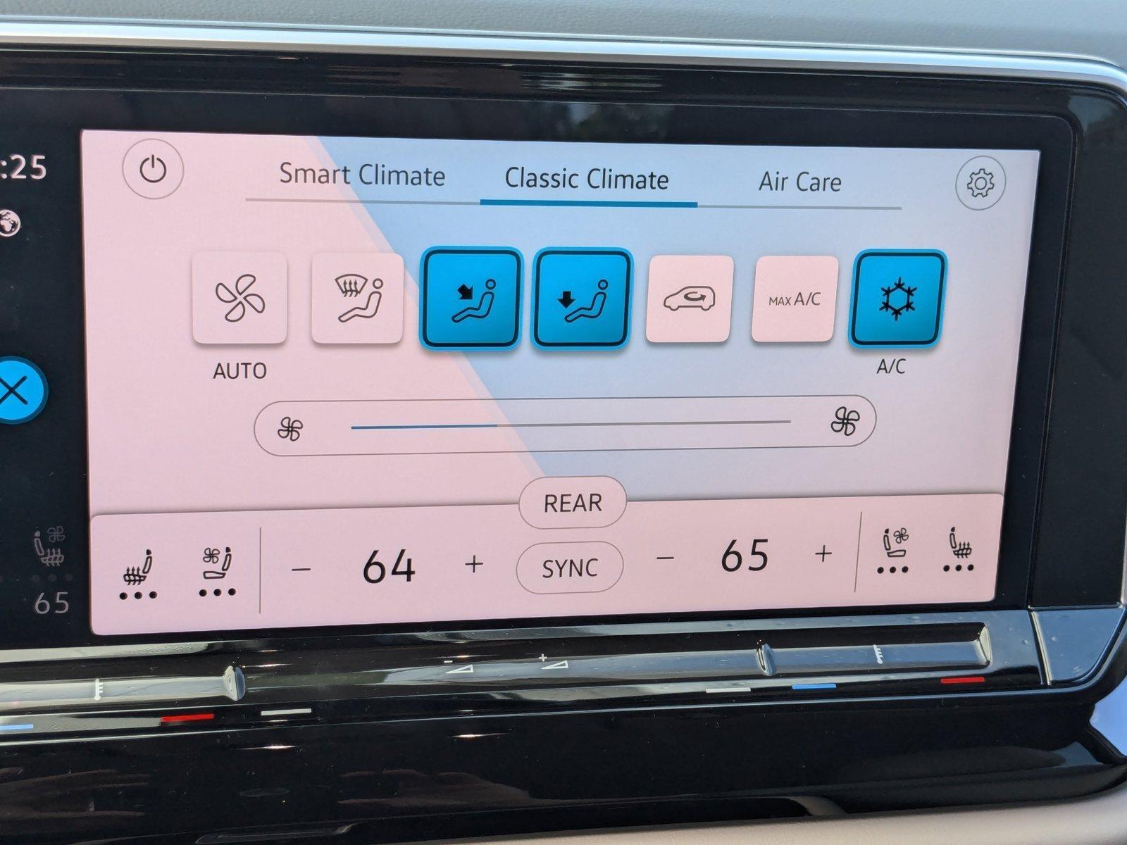 2024 Volkswagen ATLAS Vehicle Photo in MIAMI, FL 33134-2699