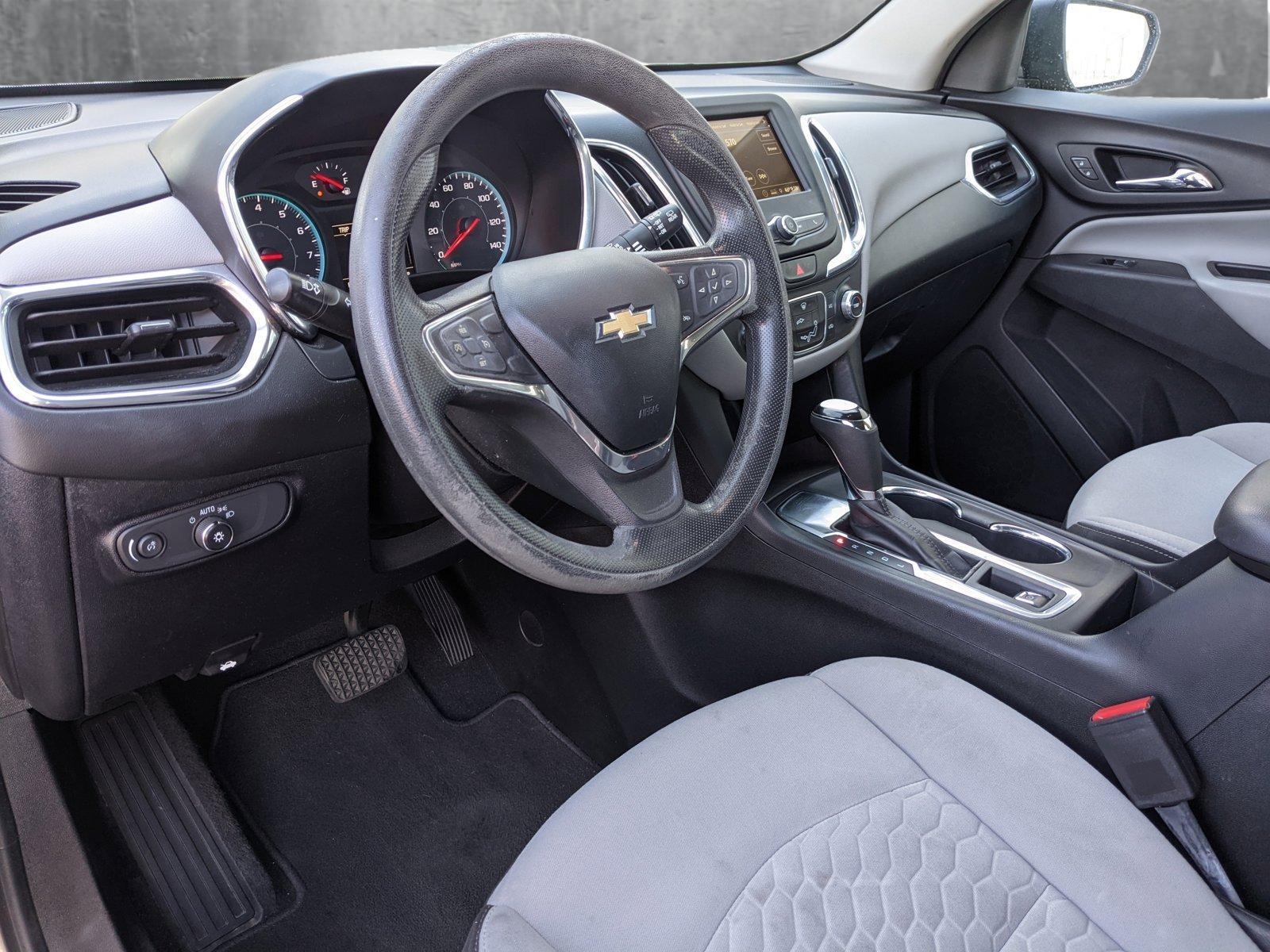 2019 Chevrolet Equinox Vehicle Photo in VALENCIA, CA 91355-1705