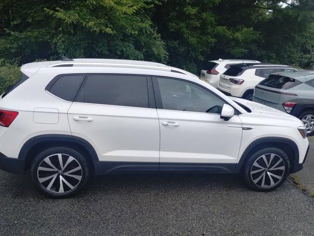 Used 2022 Volkswagen Taos SE with VIN 3VVWX7B24NM043047 for sale in Raynham, MA