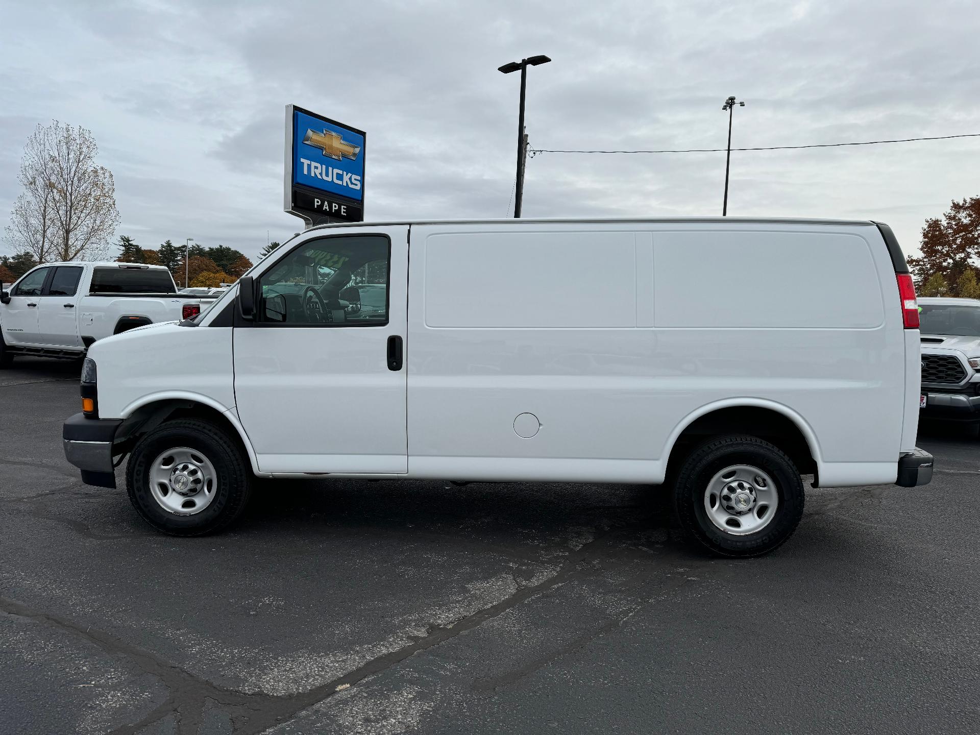 2020 Chevrolet Express Cargo 2500 Vehicle Photo in SOUTH PORTLAND, ME 04106-1997