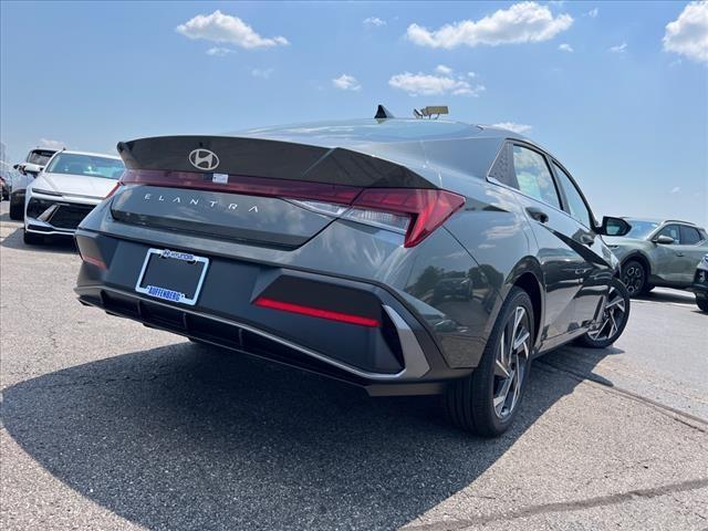 2024 Hyundai ELANTRA Vehicle Photo in O'Fallon, IL 62269