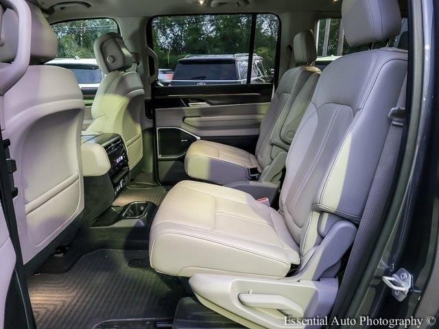 2023 Jeep Wagoneer Vehicle Photo in Plainfield, IL 60586