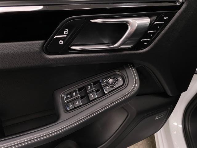 2022 Porsche Macan Vehicle Photo in Appleton, WI 54913