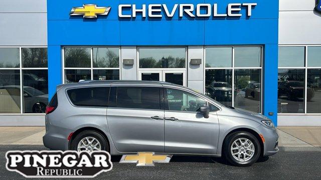 2021 Chrysler Pacifica Vehicle Photo in REPUBLIC, MO 65738-1299