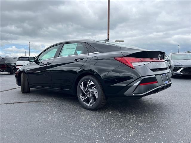 2024 Hyundai ELANTRA Vehicle Photo in O'Fallon, IL 62269