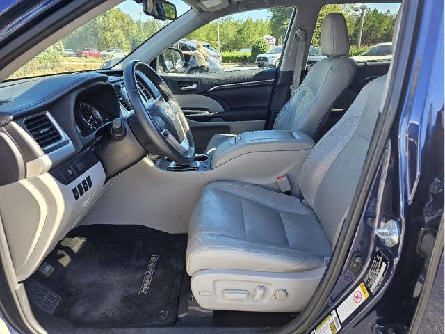 2016 Toyota Highlander Vehicle Photo in Auburn, AL 36832-6638