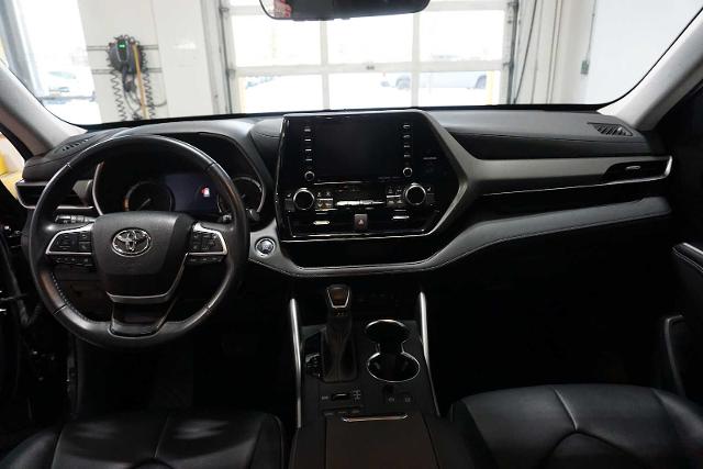 2022 Toyota Highlander Vehicle Photo in ANCHORAGE, AK 99515-2026