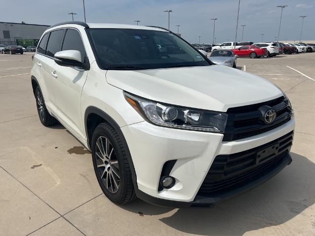 2018 Toyota Highlander Vehicle Photo in Grapevine, TX 76051