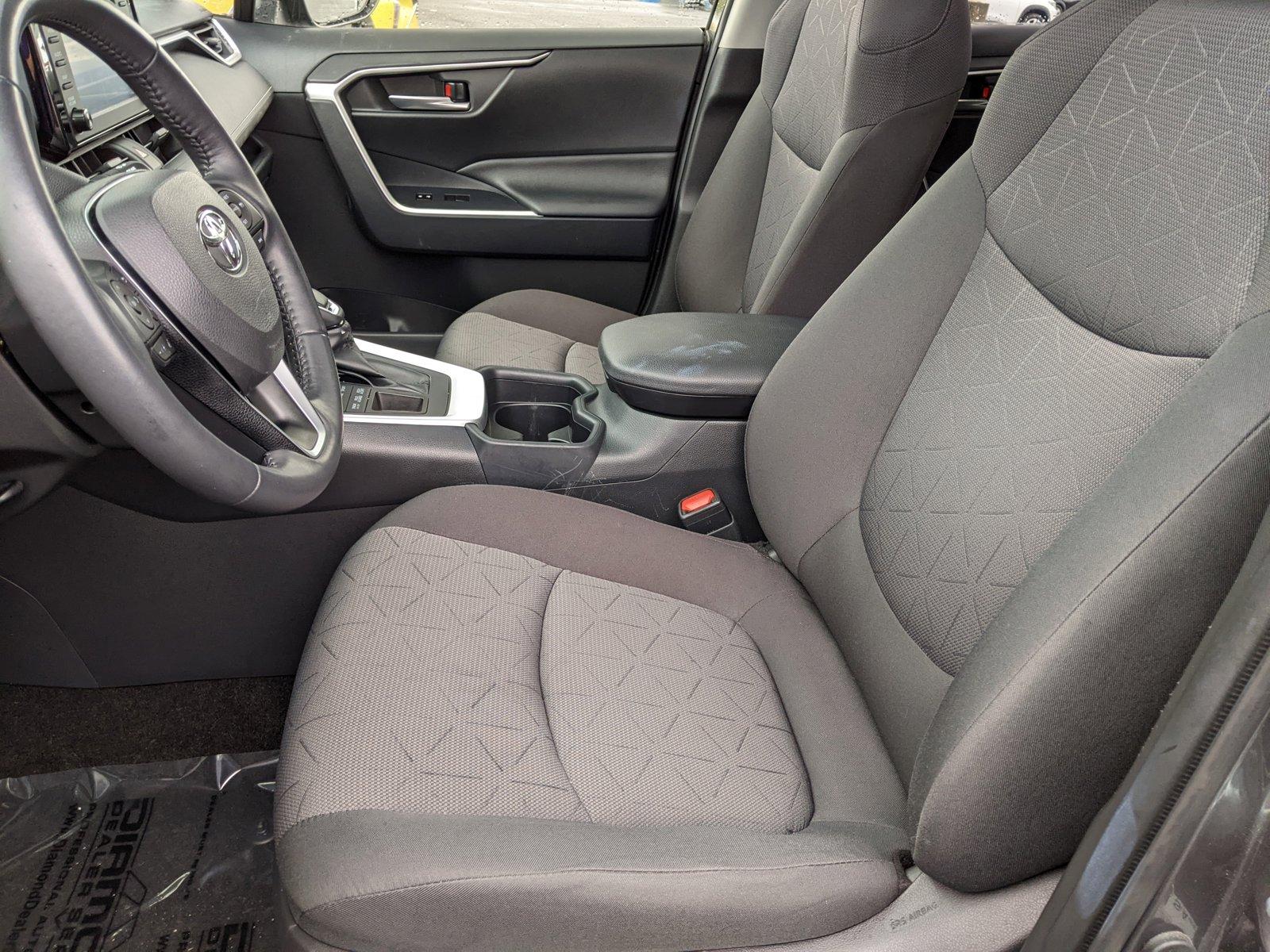 2019 Toyota RAV4 Vehicle Photo in LAUREL, MD 20707-4697