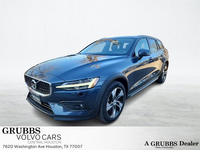 2022 Volvo V60 Cross Country Vehicle Photo in Houston, TX 77007