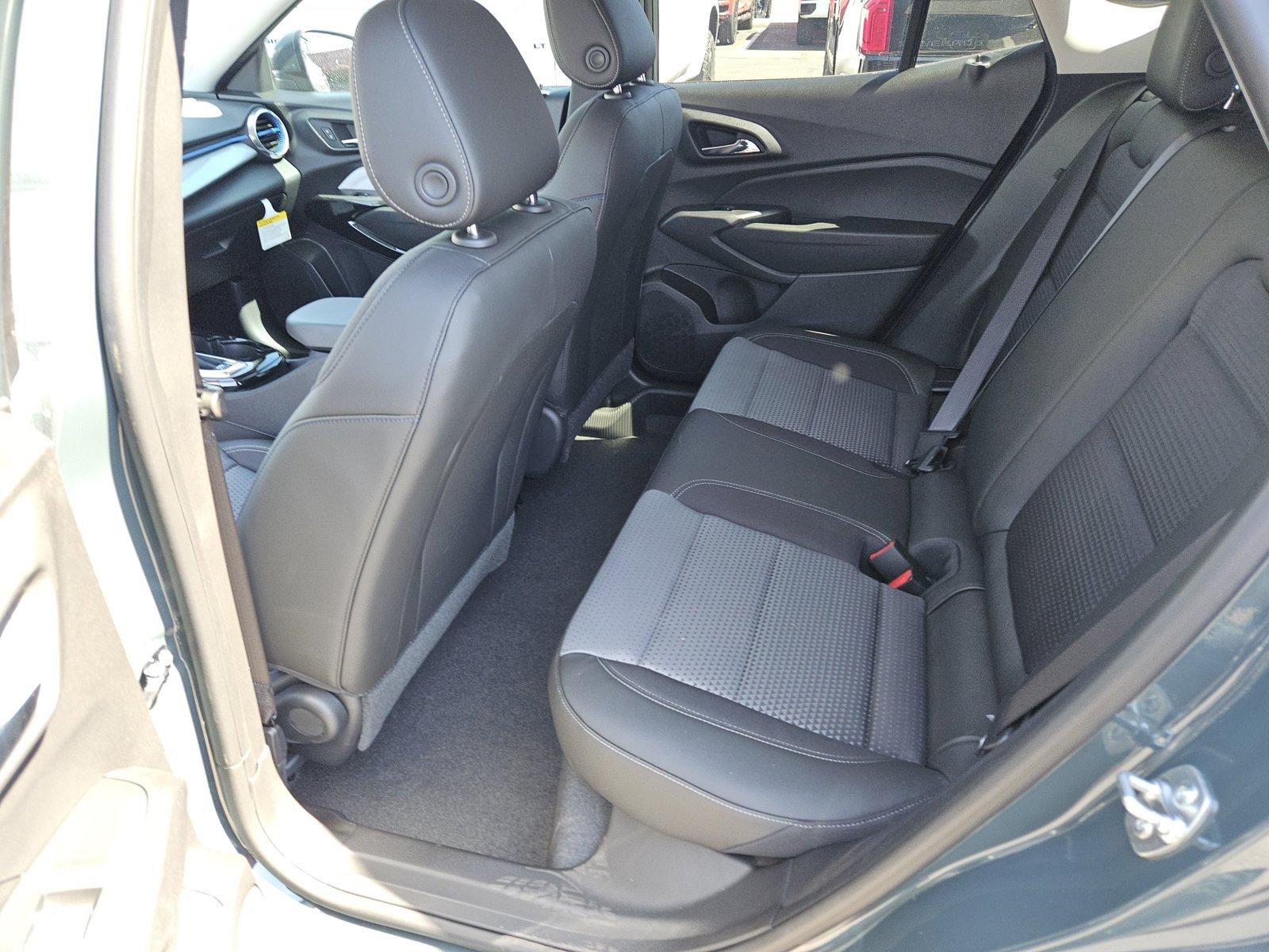 2025 Chevrolet Trax Vehicle Photo in MESA, AZ 85206-4395