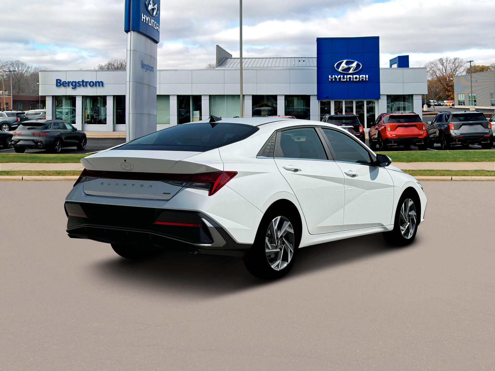 2025 Hyundai ELANTRA Hybrid Vehicle Photo in Green Bay, WI 54304