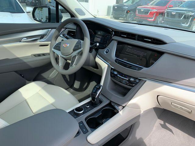 2025 Cadillac XT5 Vehicle Photo in DELRAY BEACH, FL 33483-3294