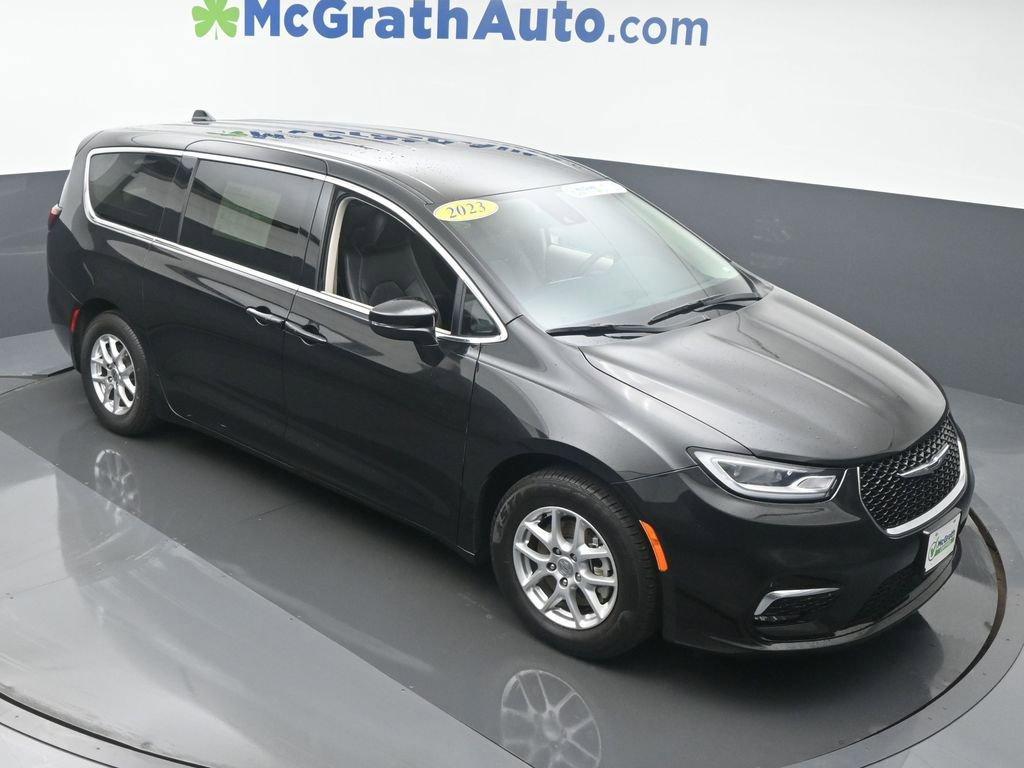 2023 Chrysler Pacifica Vehicle Photo in Cedar Rapids, IA 52402